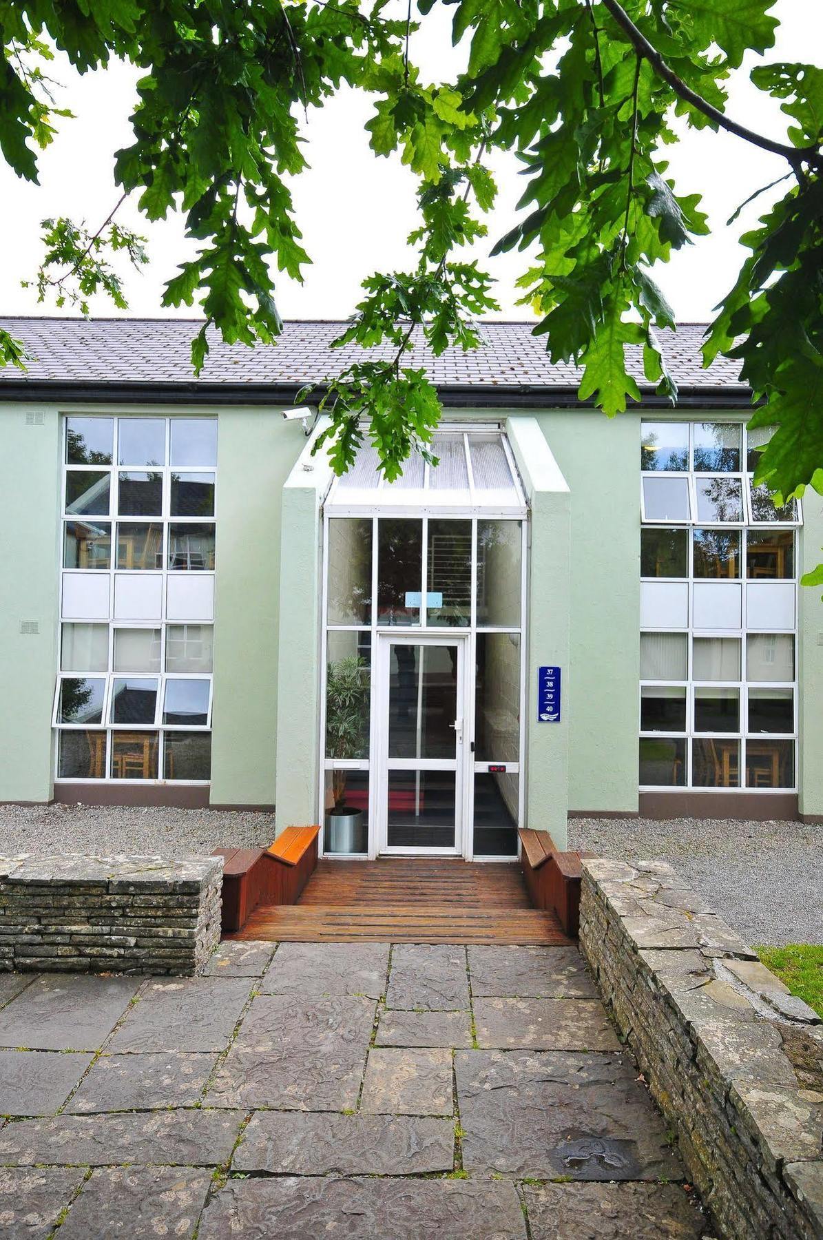 Corrib Village Apartments University Of 戈尔韦 外观 照片